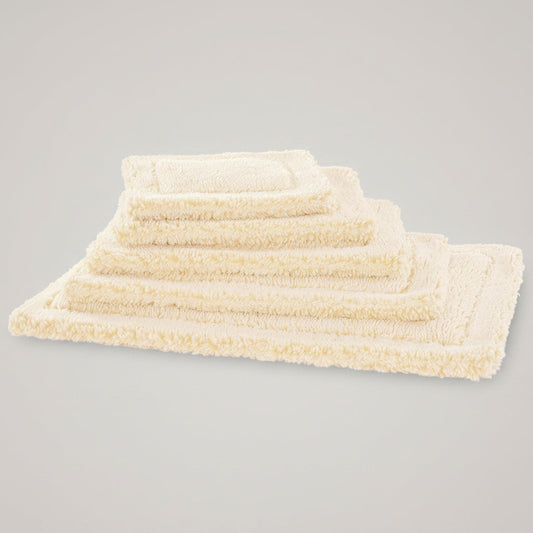 Taxs™ Ultra-Dense Fleece Mat Cushion - Washable Seamless Travel Bed for Cats & Dogs