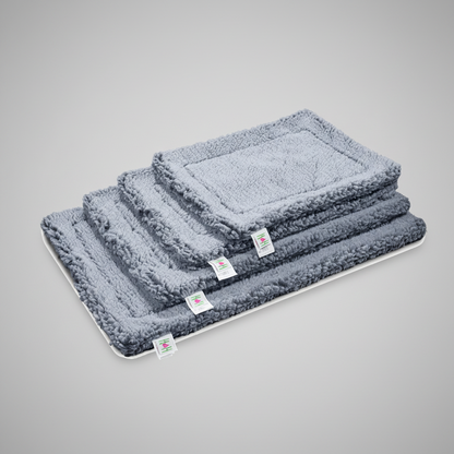 Taxs™ Ultra-Dense Fleece Mat Cushion - Washable Seamless Travel Bed for Cats & Dogs